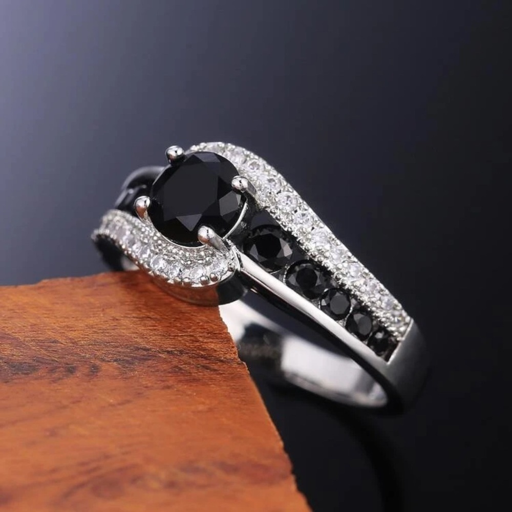 WEDDING RING - Picture 6 of 6